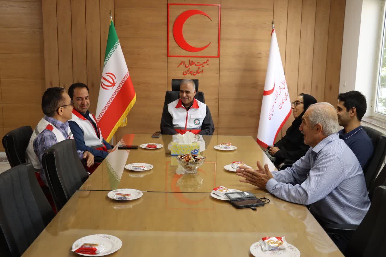 رئیس هیئت کوهنوردی همدان بر توسعه همکاری با هلال‌احمر تأکید کرد