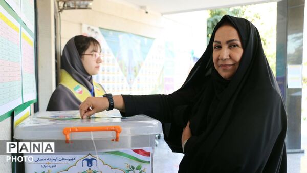  انتخابات ورزشی دبیرستان آرمینه مصلی‌نژاد