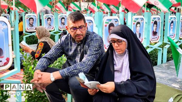 روز عرفه ، روز توبه و بندگی در گلستان شهدای نجف آباد