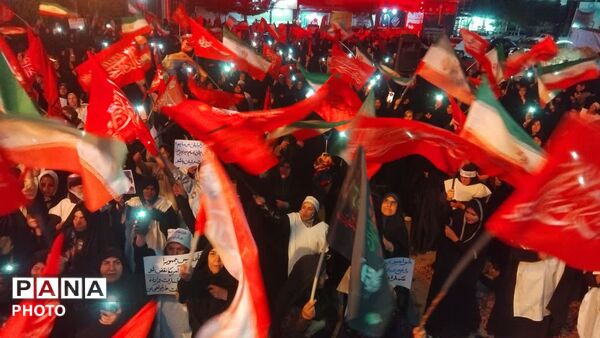 همزمان با سراسر کشور؛ صد و شصت و نهمین شب «بیعت با رهبری» در نورآباد