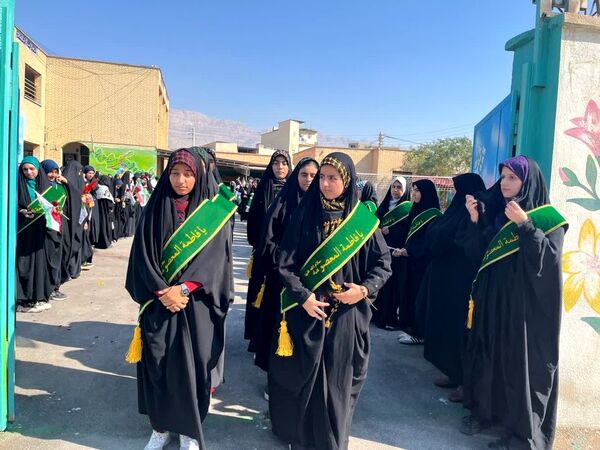 استقبال مدارس دشتی از شهید گمنام