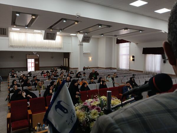 آیین تکریم و تجلیل از پژوهشگران برتر ناحیه۶