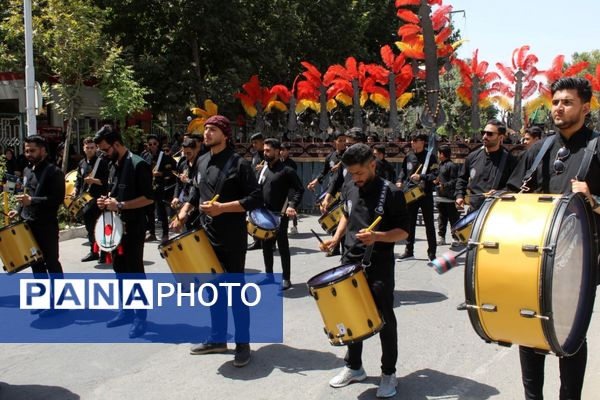 برپایی پرشور مراسم عزاداری سیدالشهدا در خیابان‌های نیشابور 