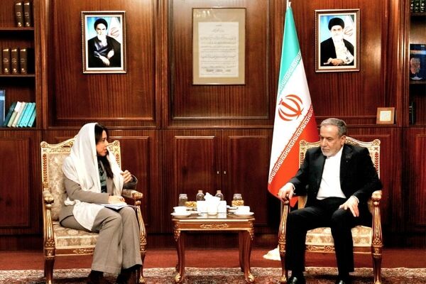 تأکید عراقچی بر آمادگی ایران برای گسترش بیش از پیش مناسبات با امارات 