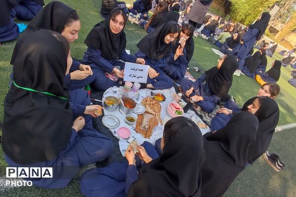 المپیاد ورزشی درون‌مدرسه‌ای در دبیرستان دخترانه اندیشه بهارستان‌دو