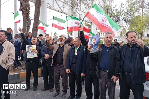 بیعت فرهنگیان شیراز با آیت‌الله سید مجتبی خامنه‌ای