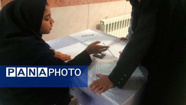 جلسه هدایت تحصیلی دبیرستان دخترانه حضرت زینب(س) کاشمر