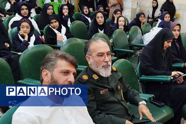 برگزاری «جشن جوانه ها» در دبیرستان راضیه شکرابی ناحیه دو شهرری 