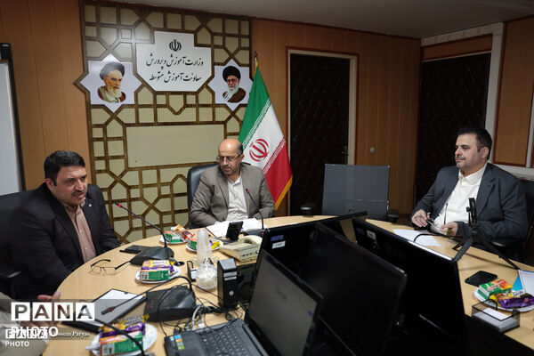 جلسه هماهنگی و هم افزایی بین دبیرخانه کمیسیون تخصصی توسعه آموزش عمومی قرآن کشور و معاونت آموزش متوسطه