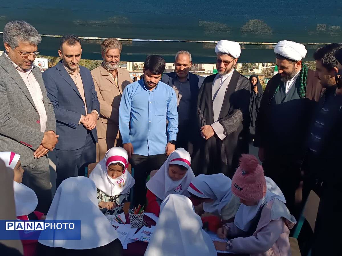 اجتماع استکبار ستیزی و رویداد پلاکاردنویسی دانش‌آموزان سمنان