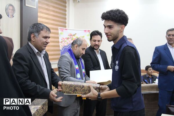 نشست صمیمی مدیرکل آموزش و پرورش استان همدان با خبرنگاران پانا