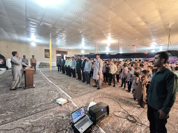 جشن آغاز سال تحصیلی و گرامیداشت هفته دفاع مقدس در حسینیه سیدالشهداء روستای مزرعه شهید بهشتی
