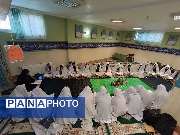 برگزاری محفل انس با قرآن در دبیرستان شهدای اقتدار ملارد با یاد و نام سیدحسن نصرالله