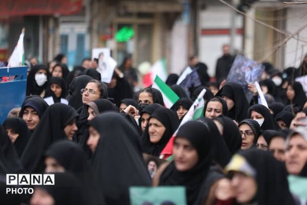 حضور حماسی و پرشور فیروزکوهی‌ها در راهپیمایی و تشییع شهدا؛ تجلی غیرت دینی و انقلابی مردم روزه‌دار فیروزکوه