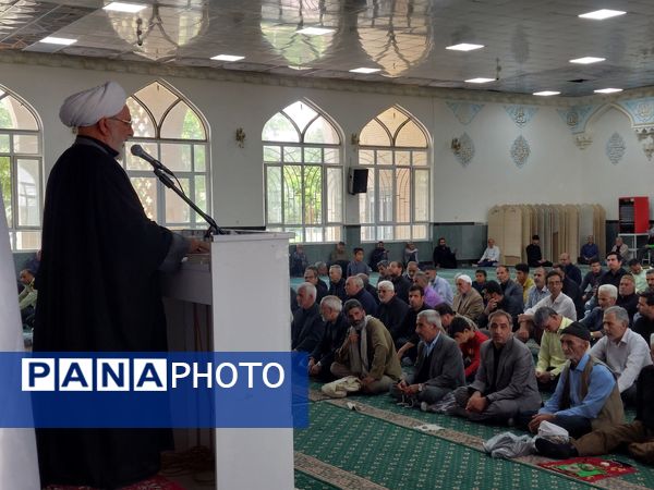 نماز جمعه در کاشمر 