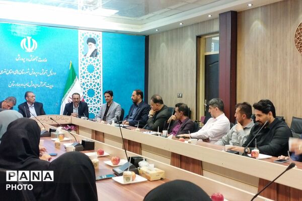 بزرگداشت هفته معلم و تقدیر از خدمات ارزنده مشاوران در بهارستان‌دو