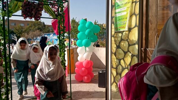 بوی علم و بوی دانش درهوای دبستان لطیفه