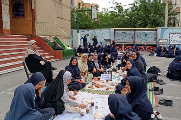 مراسم جشن ولادت حضرت معصومه (س) و روزدختر در دبیرستان حضرت ولیعصر (عج) ری یک
