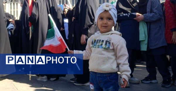 حضور پرشور آینده‌سازان ایران در راهپیمایی روز دانش‌آموز در همدان 