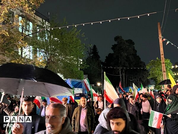 صدای حق هنوز پابرجاست