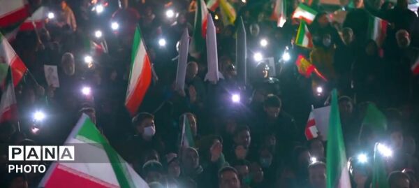اتحاد و یکپارچگی مردم فردیس در شب هفتم شهادت رهبر انقلاب