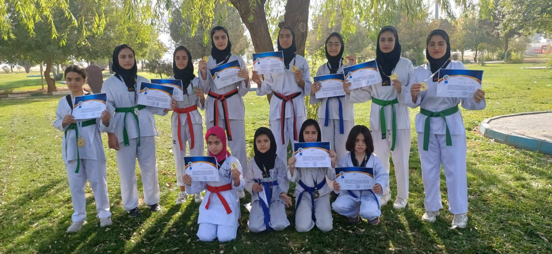 مراسم اهدا جوایز به تکواندوکاران کوهدشت با حضور مسئولان برگزار شد
