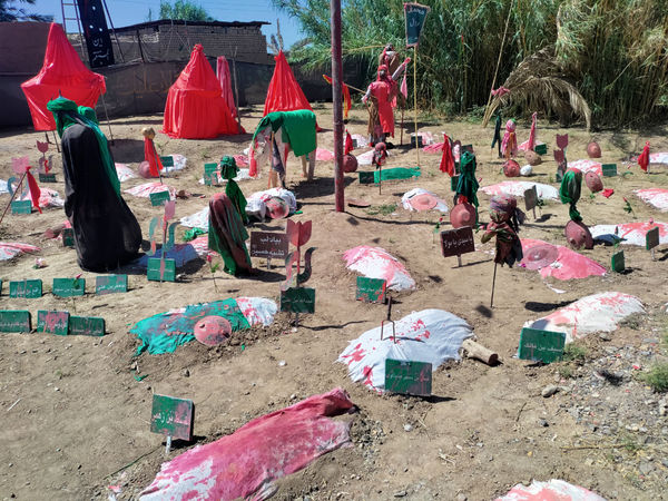 نمایشگاه غنچه‌های خونین در روستای باقرآباد