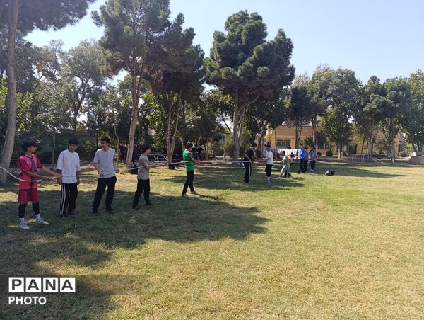 اردویی برای آشنایی با مدرسه