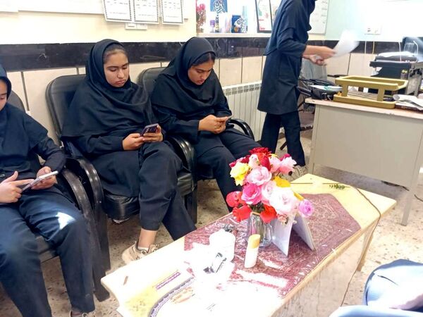 آزمون غربالگری پایه نهم در دبیرستان مادرمهربان خلیل آباد