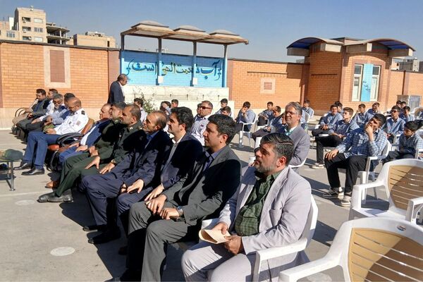 مراسم پدافند غیرعامل در دبیرستان بشارت بهارستان‌دو 