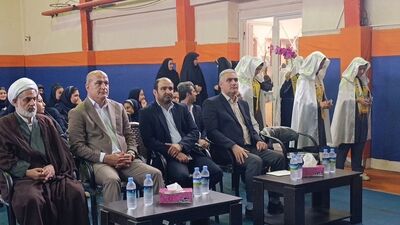 جشن عاطفه‌ها در دبیرستان هیئت امنایی شهید مصطفی احمدی روشن 