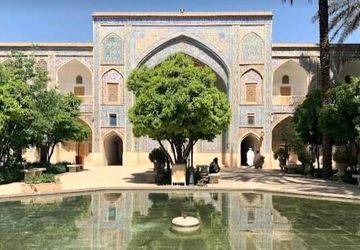 مدرسه خان