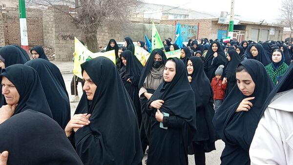 حضور پرشور و وحدت‌آفرین مردم در راهپیمایی ۲۲ بهمن
