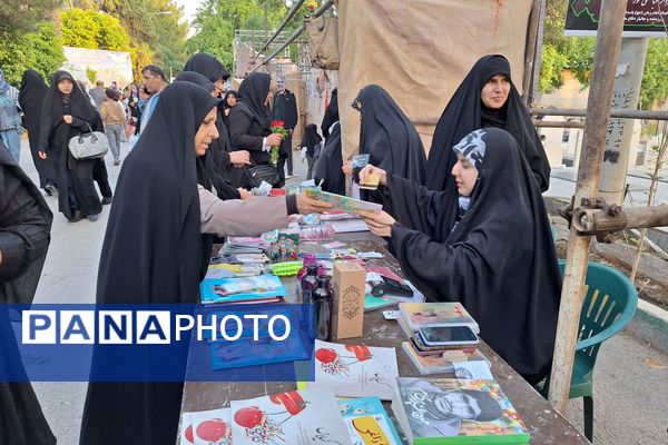 برگزاری یادواره شهدا در گلزار شهدای شیراز