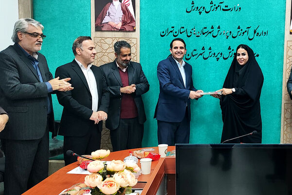 قدردانی از نقش بانوان در عرصه تعلیم و تربیت اسلامشهر