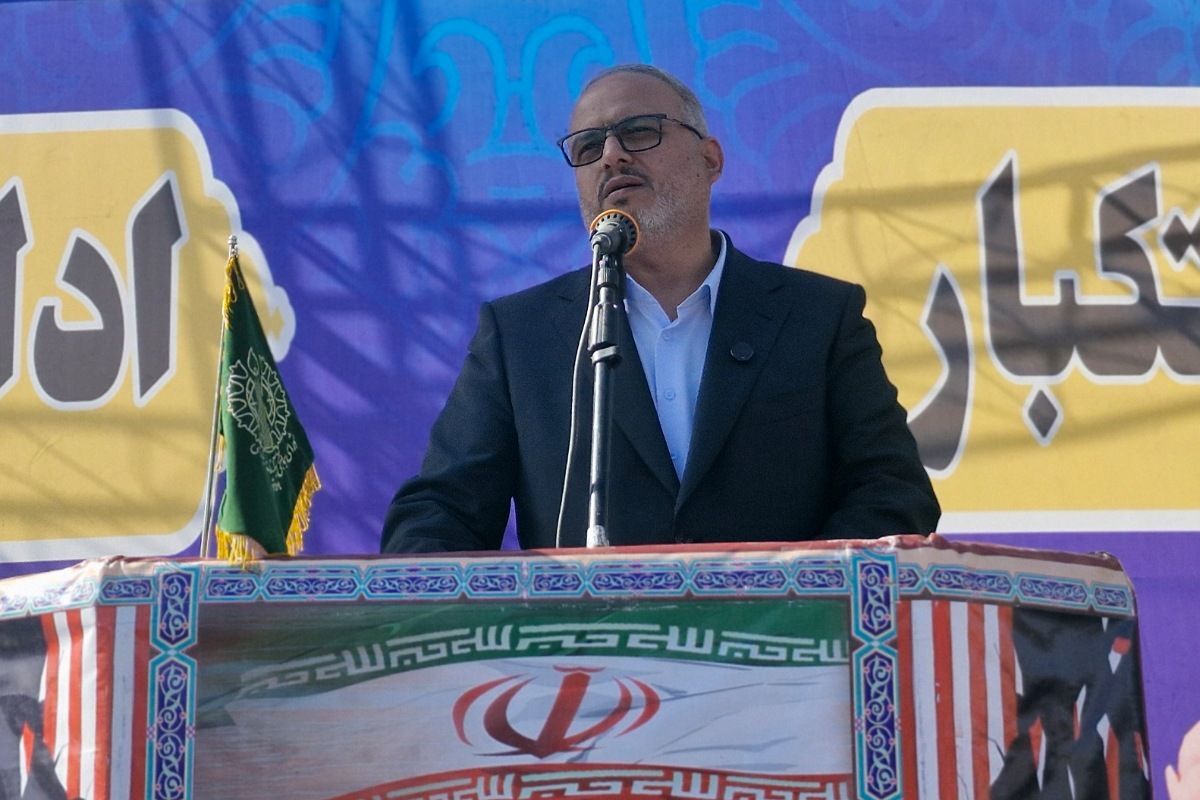 دانش‌آموزان امروز، وارثان حقیقی مسیر انقلاب اسلامی هستند
