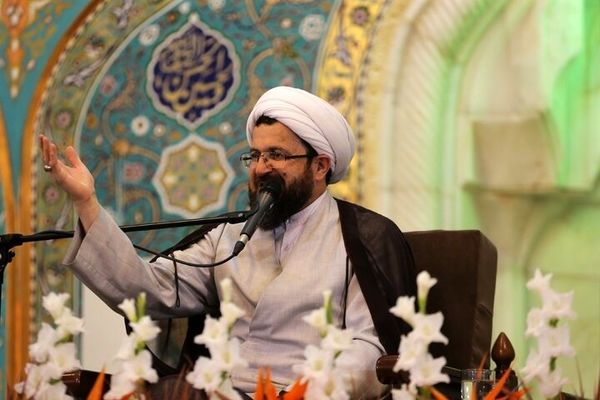 جوانان با تربیت قرآنی و همراهی با حضرت امام(ره) عاشق شهادت شدند