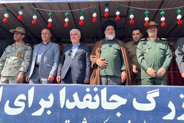  دفاع از استقلال و عزت ایران، مسئولیتی دینی و ملی است