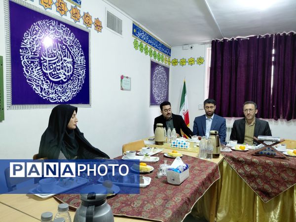 جلسه  مدیران متوسطه اول مدارس در دبیرستان شهرآرا دو