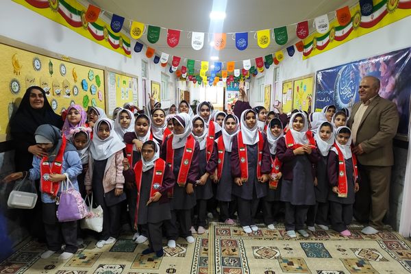 گرامیداشت اولین روزه دانش‌آموزان دبستان شهید بامدی