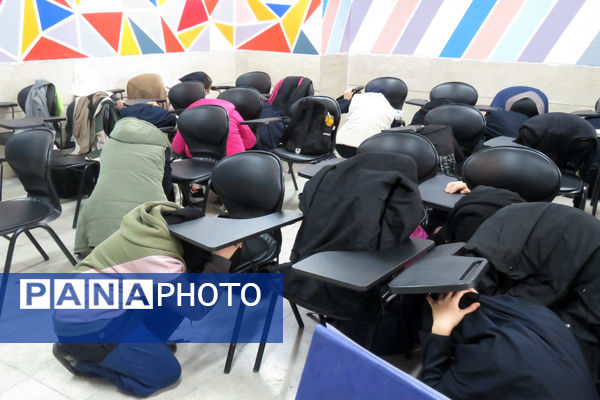 برگزاری مانور زلزله در مدارس ناحیه 4 شیراز 