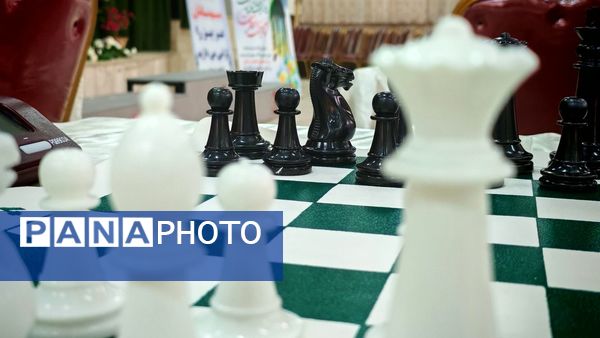 مسابقات ورزشی شطرنج دانش آموزان دوره دوم