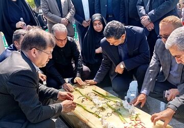 برگزاری مراسم اربعین رهبر امت و دانش آموزان میناب