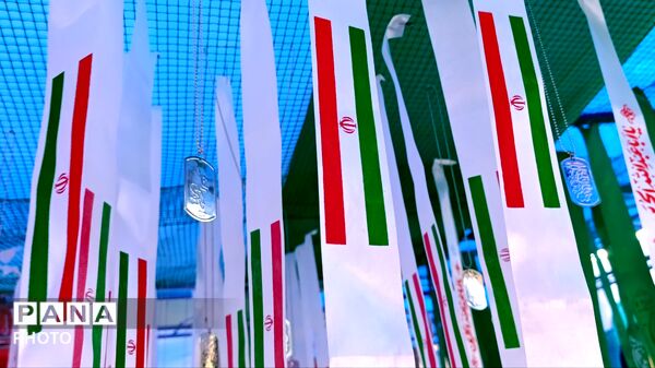 گلزار شهدا آذین‌بسته و معطر از یاد قهرمانان