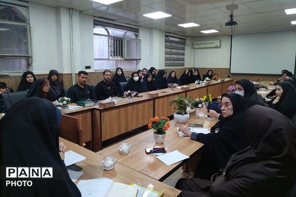 جلسه تبیین برنامه های پرورشی، فرهنگی - هنری و سازمان دانش آموزی