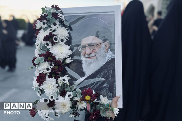 مشهد در سوگ؛ بدرقه باشکوه رهبر شهید انقلاب در جوار بارگاه رضوی