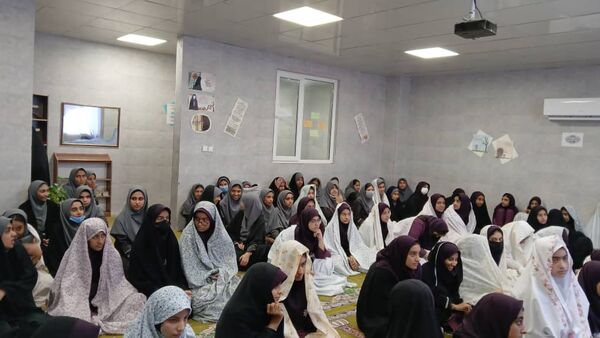 نماز جماعت به امامت امام جمعه‌‌‌ی موقت میناب