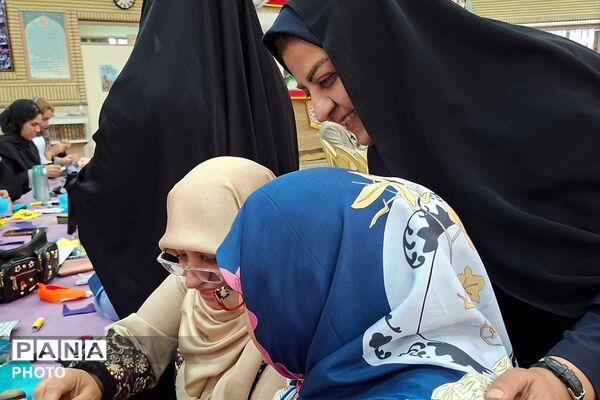 حضور پدر بزرگ‌ها و مادر بزرگ‌ها در کودکستان حکمت نبوی ناحیه دو شهرری 