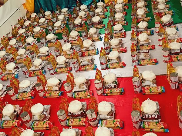 رزق کریمانه گروه جهادی شهید نعمتی به دست ۱۵۰ خانواده علی‌آباد رسید