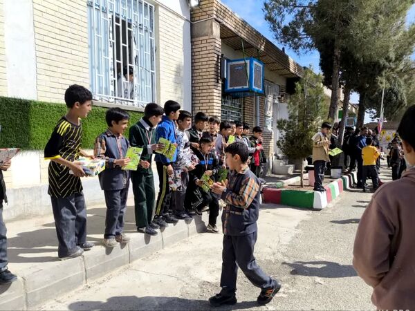 برگزاری مراسم تقدیر واهدای جایزه به دانش آموزان دبستان شهید پسندیده فدافن